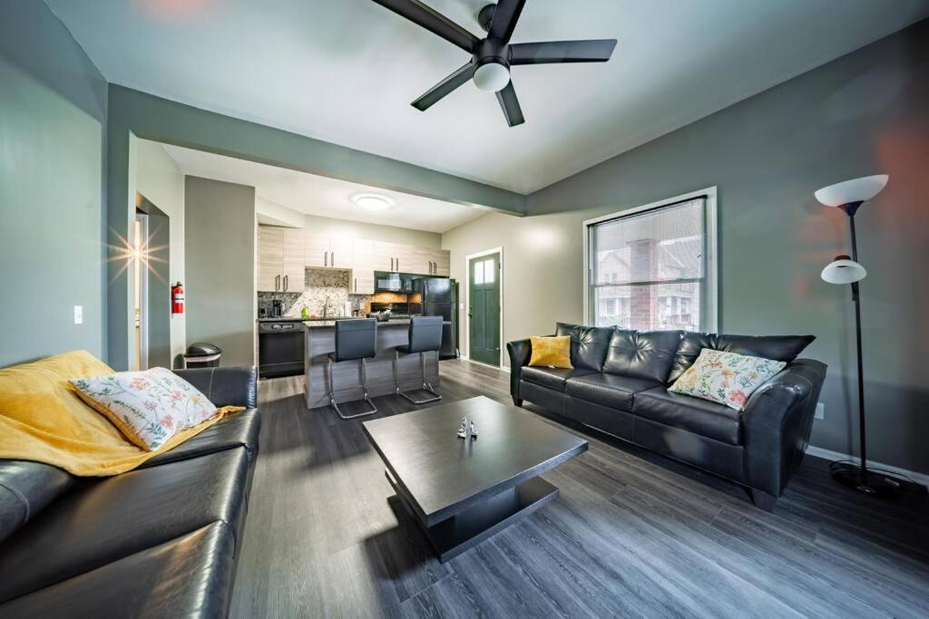 Walkable Gem In Little Italy Apartment Cleveland Bagian luar foto