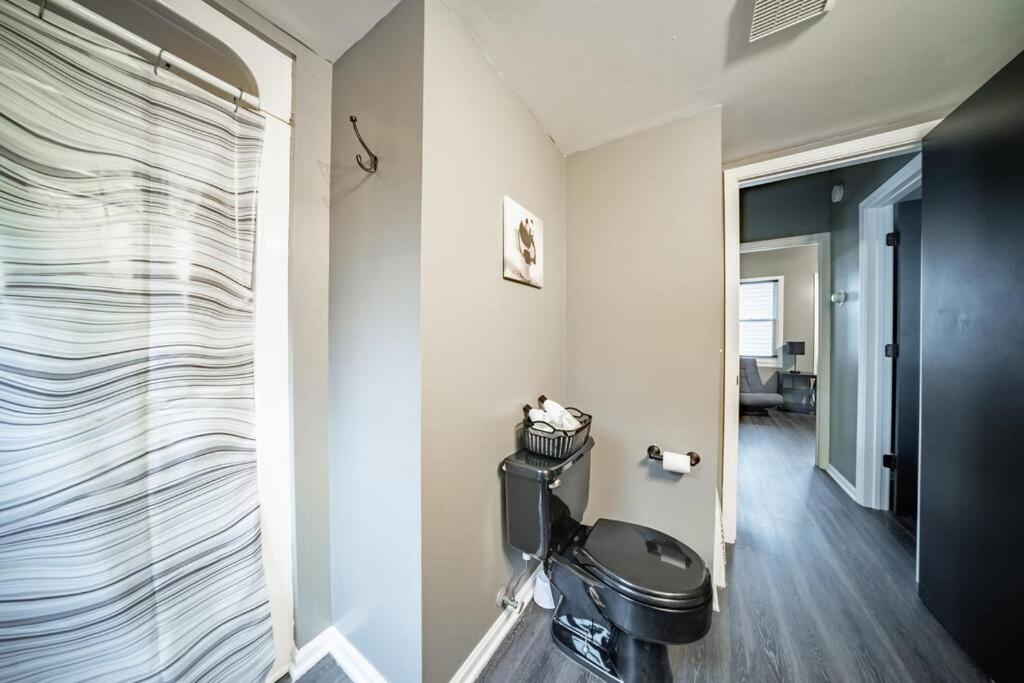 Walkable Gem In Little Italy Apartment Cleveland Bagian luar foto