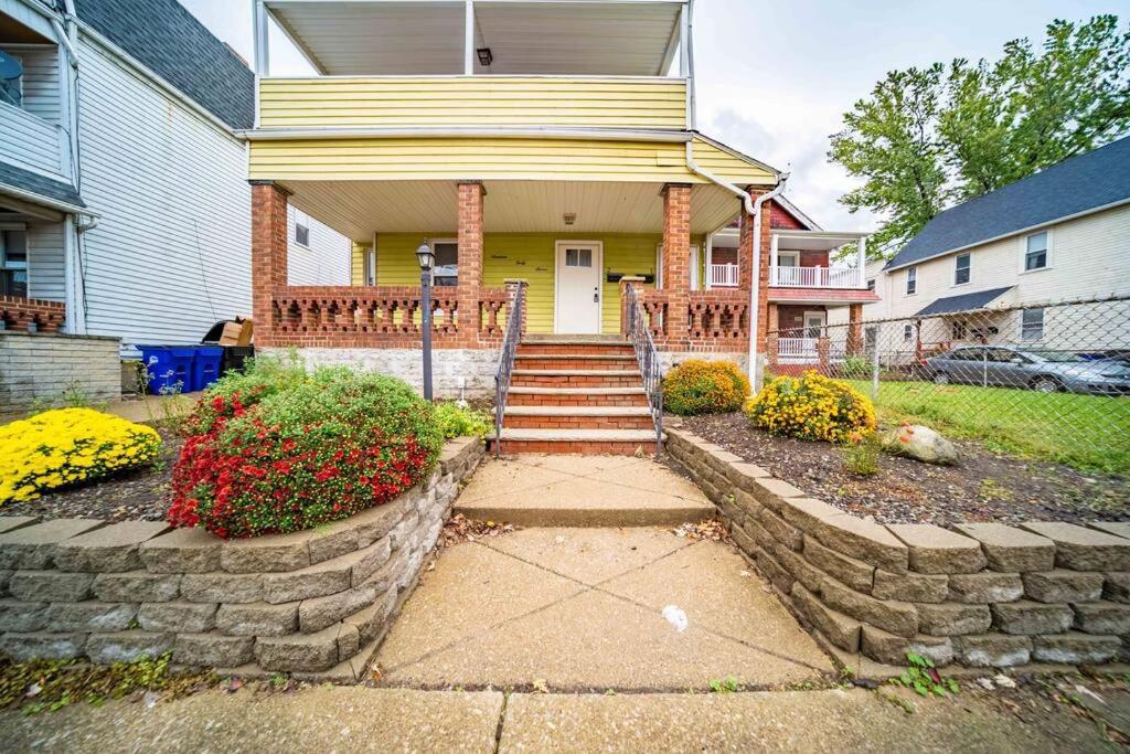 Walkable Gem In Little Italy Apartment Cleveland Bagian luar foto